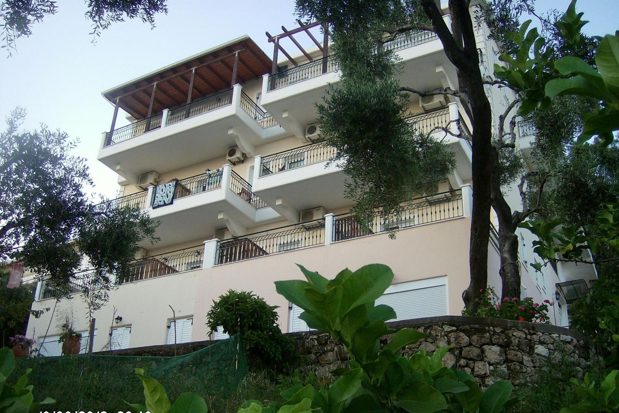 Studios Nikolaou Bros Parga Buitenkant foto