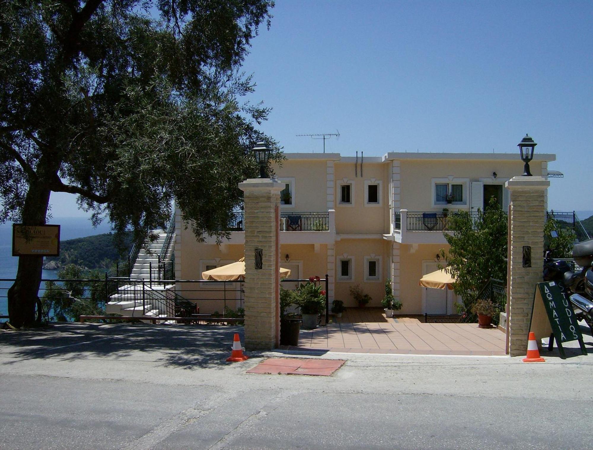 Studios Nikolaou Bros Parga Buitenkant foto