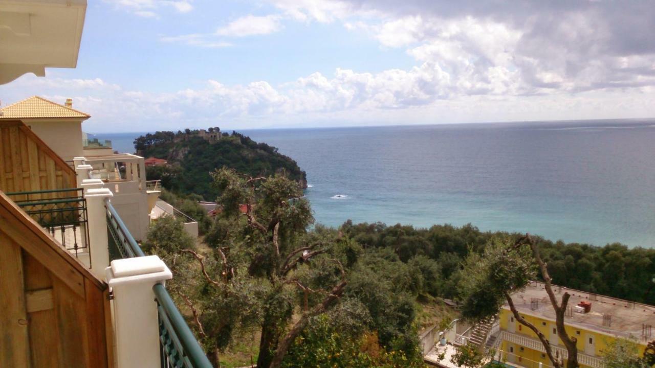 Studios Nikolaou Bros Parga Buitenkant foto